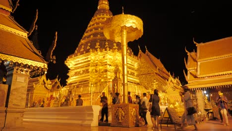 Doi-Suthep-Tempel-Nächtliche-Ansicht