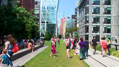 Die-High-Line-In-New-York-City