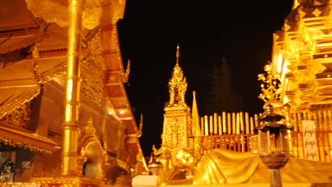 Doi-Suthep-temple-nighttime-view-in-Chiang-Mai,-Thailand