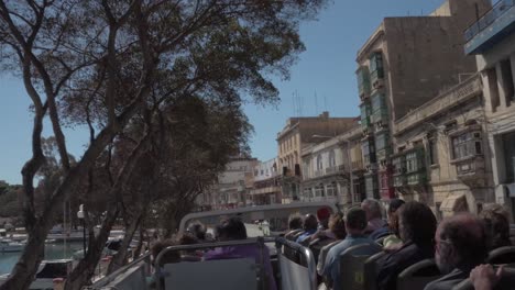 Turista-Disfrutando-Del-Día-Soleado-En-Malta-Alrededor-De-Marzo-De-2019