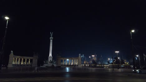 Heroes’-Square-at-night---Budapest,-Hungary