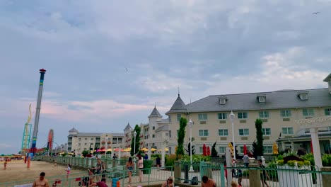 Luxurious-Hotel-Breakers-exterior-view-from-Cedar-Point-View-in-Sandusky,-Ohio,-United-States