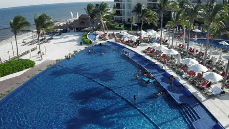 Cancun-resort-with-Caribbean-beaches-full-of-algae-or-sea-wrack