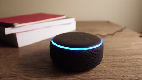 Amazon-Alexa-responds-to-voice-command