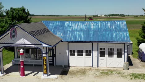 Retro-and-Vintage-Gas-Station-on-Famous-Route-66,-Aerial-Reveal