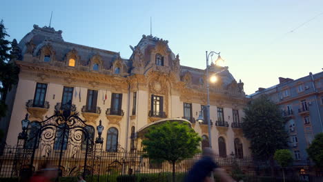 Museo-George-Enescu,-Avenida-De-La-Victoria,-Bucarest,-Rumania