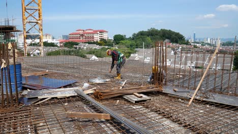 Trabajadores-De-La-Construcción-Que-Trabajan-En-El-Sitio-De-Construcción