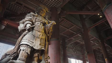 Nio-Zornige-Wächter-Buddhas-Im-Todaiji-Tempel,-Nara,-Japan