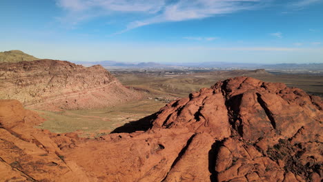 Reveladora-Toma-Del-Cañón-De-Roca-Roja-En-Las-Afueras-De-Las-Vegas,-Nevada