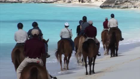 Ausritt-Am-Strand-Von-Half-Moon-Cay,-Bahamas