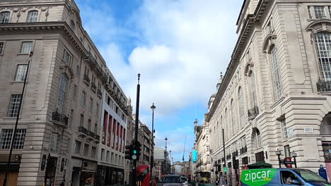 Times-Lapse-at-Piccadilly-Circus,-London,-UK