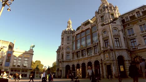 Timelapse-De-La-Plaza-Exterior-De-La-Estación-Central-De-Tren-De-Amberes