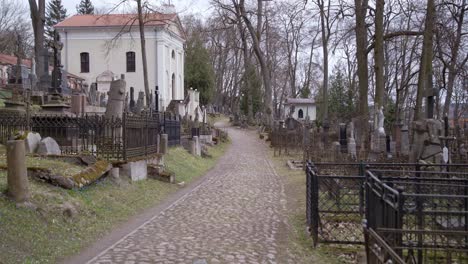 Panorama-Del-Antiguo-Cementerio-Bernardinai-En-Uzupis