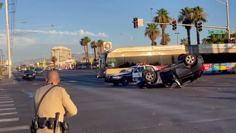 La-Policía-Del-Metro-Responde-Al-Accidente-De-Vuelco