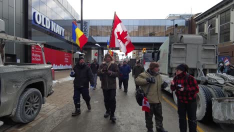 Activistas-Protestan-Contra-Las-Restricciones-De-Covid-19-Y-Las-Vacunas-Obligatorias