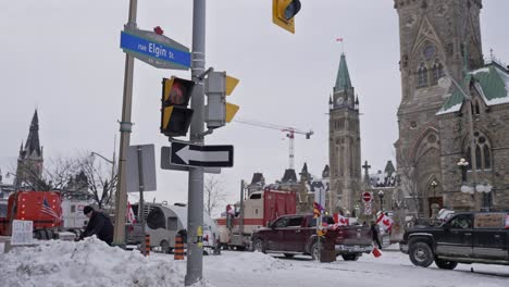 Centro-De-Ottawa-Ontario-Canadá-Calle-Elgin-Invierno-Camionero-Protesta-Libertad-Convoy-2022-Mandatos-Anti-vacuna-Anti-máscara-Edificios-Del-Parlamento-Covid-19