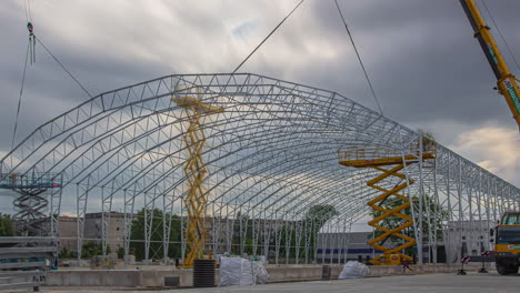 Construcción-De-Globo-De-Marco-De-Aluminio-Moderno-De-Nueva-Era-En-Timelapse