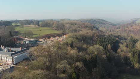 Toma-Panorámica-Aérea-Del-Trabajo-De-Reconstrucción-De-Ravenswick-Hall