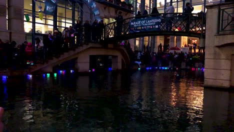 Die-Veröffentlichung-Der-Chinesischen-Wunschlaternen-Im-San-Antonio-Riverwalk-4k30fps