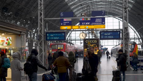 Slow-Motion:-People-walking-around-the-Frankfurt-Bahnhof-Station