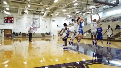 Basketballspieler-Für-Den-Korbleger