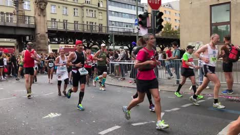 Los-Corredores-Del-Maratón-De-Berlín-2018-Serán-Animado-Por-Los-Espectadores-A-Lo-Largo-Del-Curso