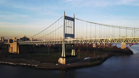 Astoria-Park-Es-Uno-De-Los-Hermosos-Lugares-Que-Debes-Visitar-En-La-Ciudad-De-Nueva-York