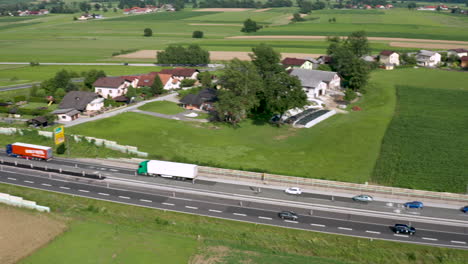 Estación-De-Peaje-En-Autopista-En-Eslovenia,-Estación-De-Peaje-Tepanje-En-A1-Eliminada