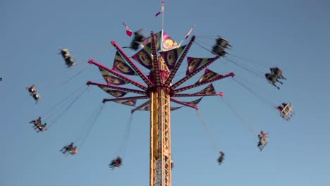 Centro-De-Lansdowne-Carnaval-De-Primavera-Emocionante-Cielo-Alto-Paseo-De-Carnaval-Giratorio