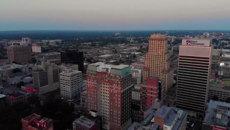 Puesta-De-Sol-En-El-Centro-De-Memphis-Desde-Un-Dron