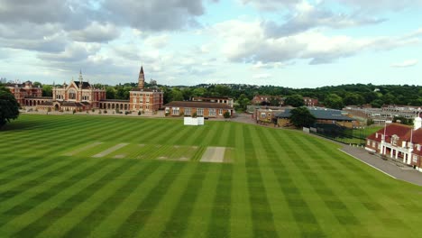 Drone-shot-of-Amazing-school-in-London