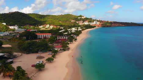 Increíbles-Vistas-Aéreas-De-La-épica-Playa-Caribeña-Ubicada-En-Grand-Anse,-Granada,-También-Conocida-Como-La-Isla-De-Las-Especias