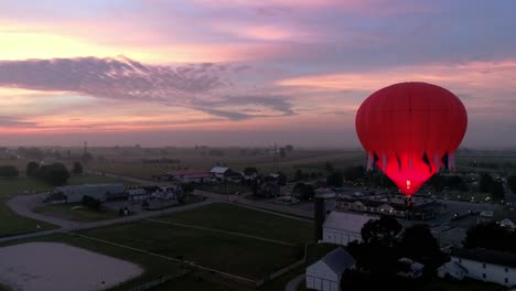 Globos-Aerostáticos-Despegando-En-Un-Amanecer-Temprano