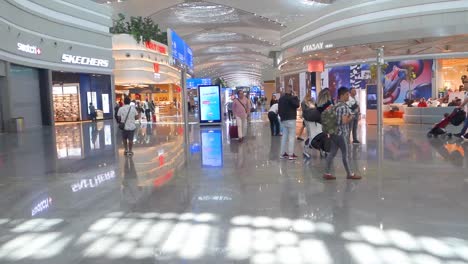 People-on-new-Istanbul-airport-in-Turkey