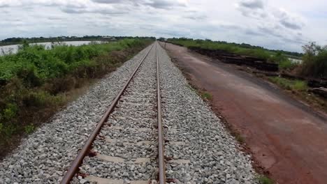 An-exciting-train-ride-to-Mae-Klong-Railway-Market