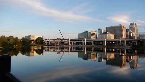 Sonnenaufgang-über-Der-Stadt-Orlando-Florida-Mit-Der-Skyline