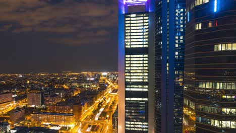 Blick-Von-Einem-Der-Vier-Türme-Von-Madrid-Bei-Nacht