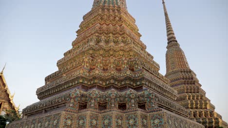 sunset-near-temple-in-Bangkok,-Thailand