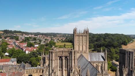 Close-up-aerial-view-of-Wells-Cathedral-and-the-surrounding-fields-in-Somerset