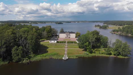 Aerial-view-of-Stjernsund-castle-outside-Askersund,-Sweden