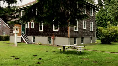 A-walking-view-from-under-a-tree-out-and-by-the-coast-guard-museum-at-the-Port-Orford-Heads,-Oregon-in-the-Pacific-Northwest