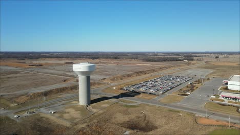 Torre-De-Agua-Y-Gas-De-Clarksville-Junto-A-La-Planta-De-LG-En-Clarksville,-Tennessee