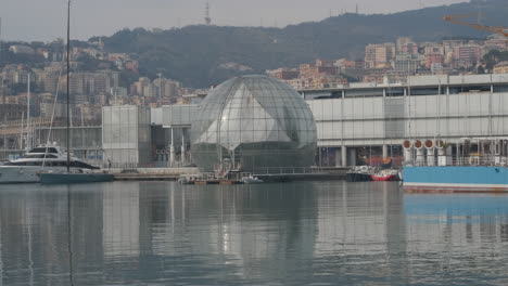 Genua-Biosphäre-Von-Renzo-Piano-Im-Alten-Hafen,-Ligurien