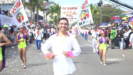 A-happy-people-dancing-at-veracruz-carnrival