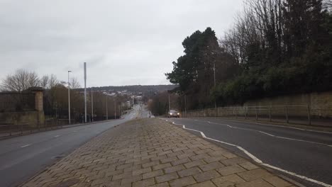 Un-Lapso-De-Tiempo-Plano-General-De-Una-Concurrida-Carretera-De-Dos-Carriles-En-Rutherglen