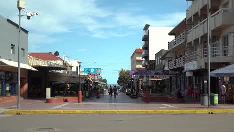 Pedestrian-walkway-in-downtown-Monte-Hermoso