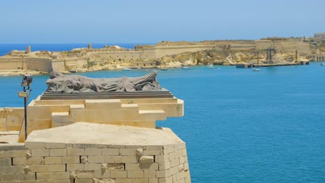 The-Siege-Bell-ending-its-cycle-in-Valletta,-Malta