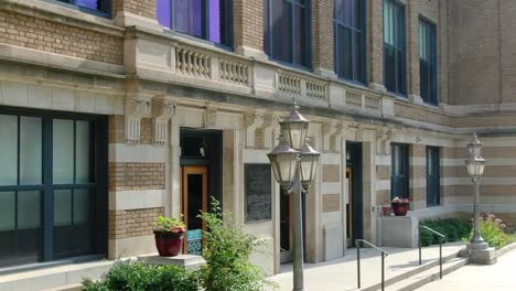 Entrance-of-the-Robert-Fulton-elementary-school,-dolly-out-shot