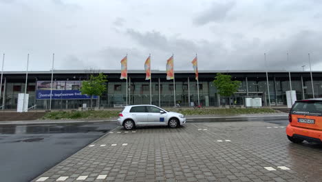 Wide-shot-of-empty-entrance-of-vaccination-center,-Freiburg,-Germany