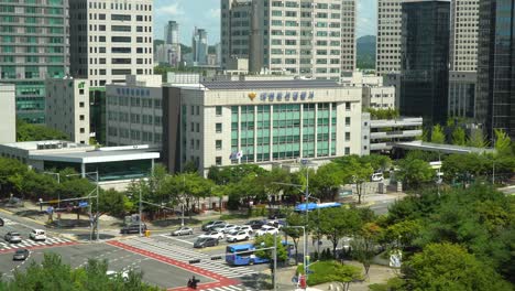 Estación-De-Policía-De-Dusan-En-La-Ciudad-De-Daejeon-Cerca-De-La-Intersección-De-Carreteras,-Punto-De-Vista-De-Gran-Altura-De-Corea-Del-Sur